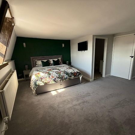 The White Hart Hotel Atworth Luaran gambar