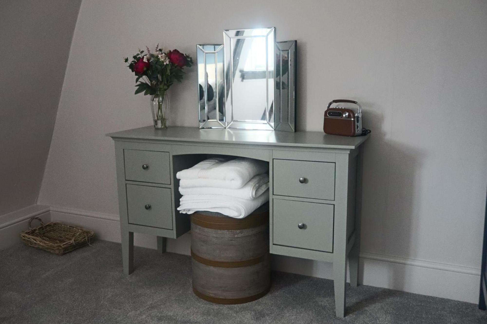 The White Hart Hotel Atworth Luaran gambar
