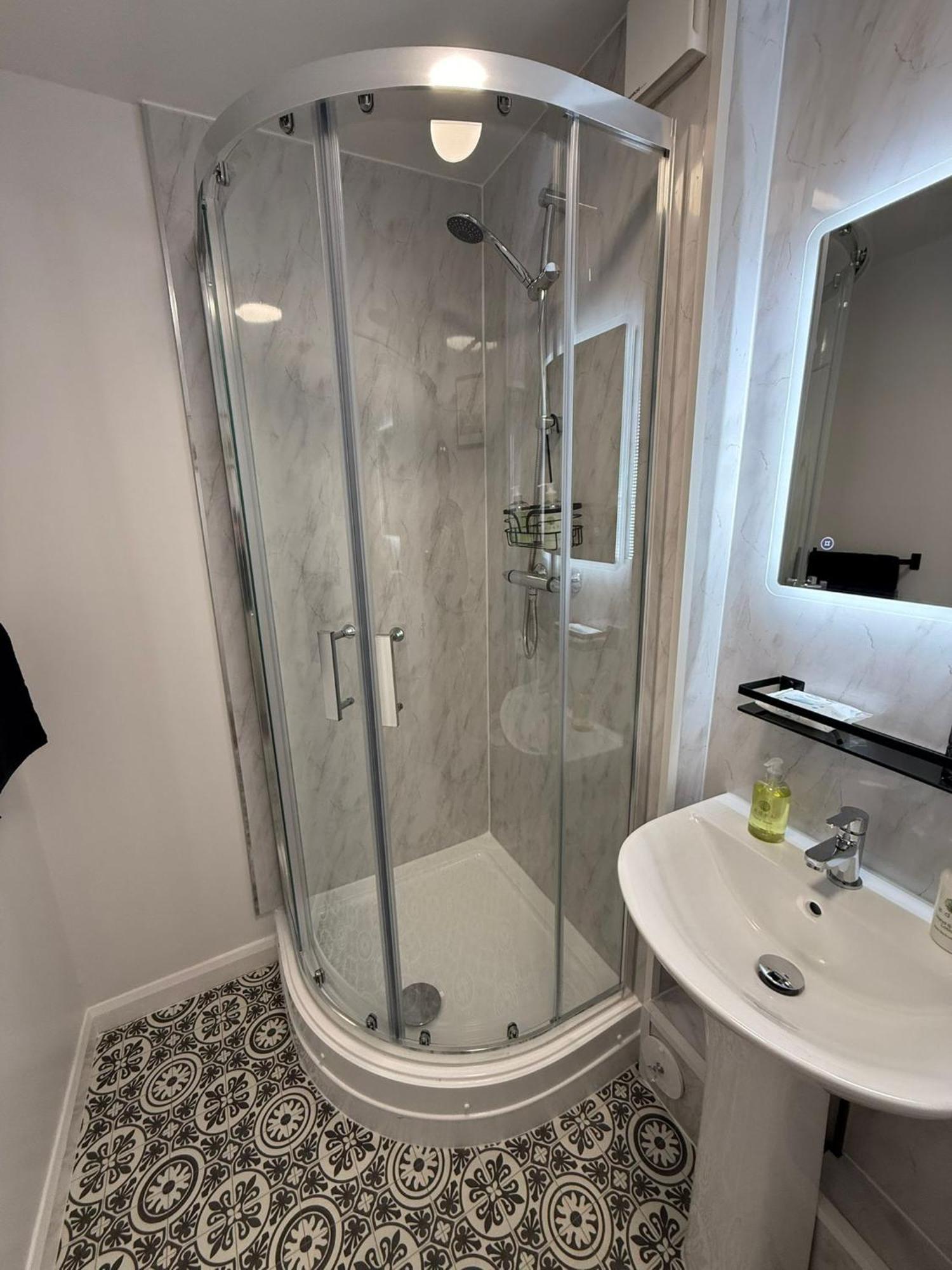 The White Hart Hotel Atworth Luaran gambar